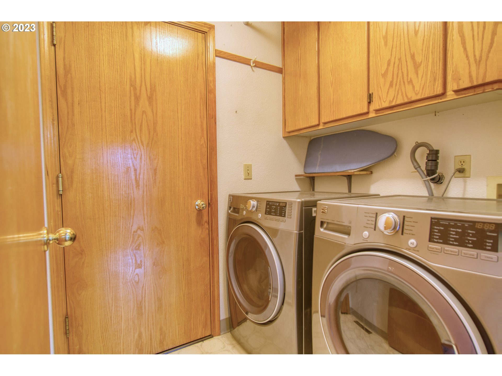 33912 Southeast Everett Way Scappoose, OR 97056 - Photo 20 of 32 a utility room with dryer and washer