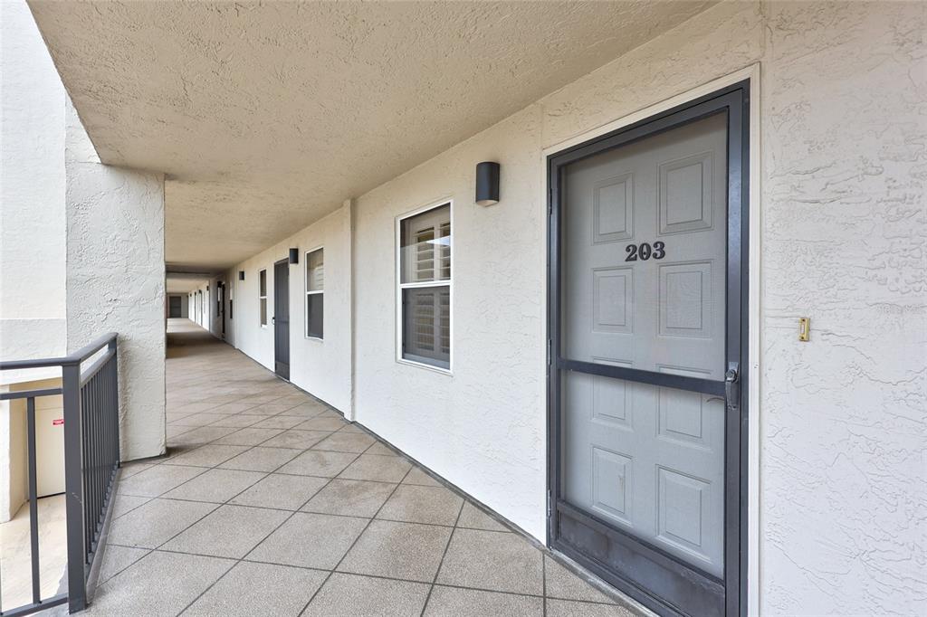 420 Beach Road, Unit 203 Sarasota, FL 34242 - Photo 5 of 91