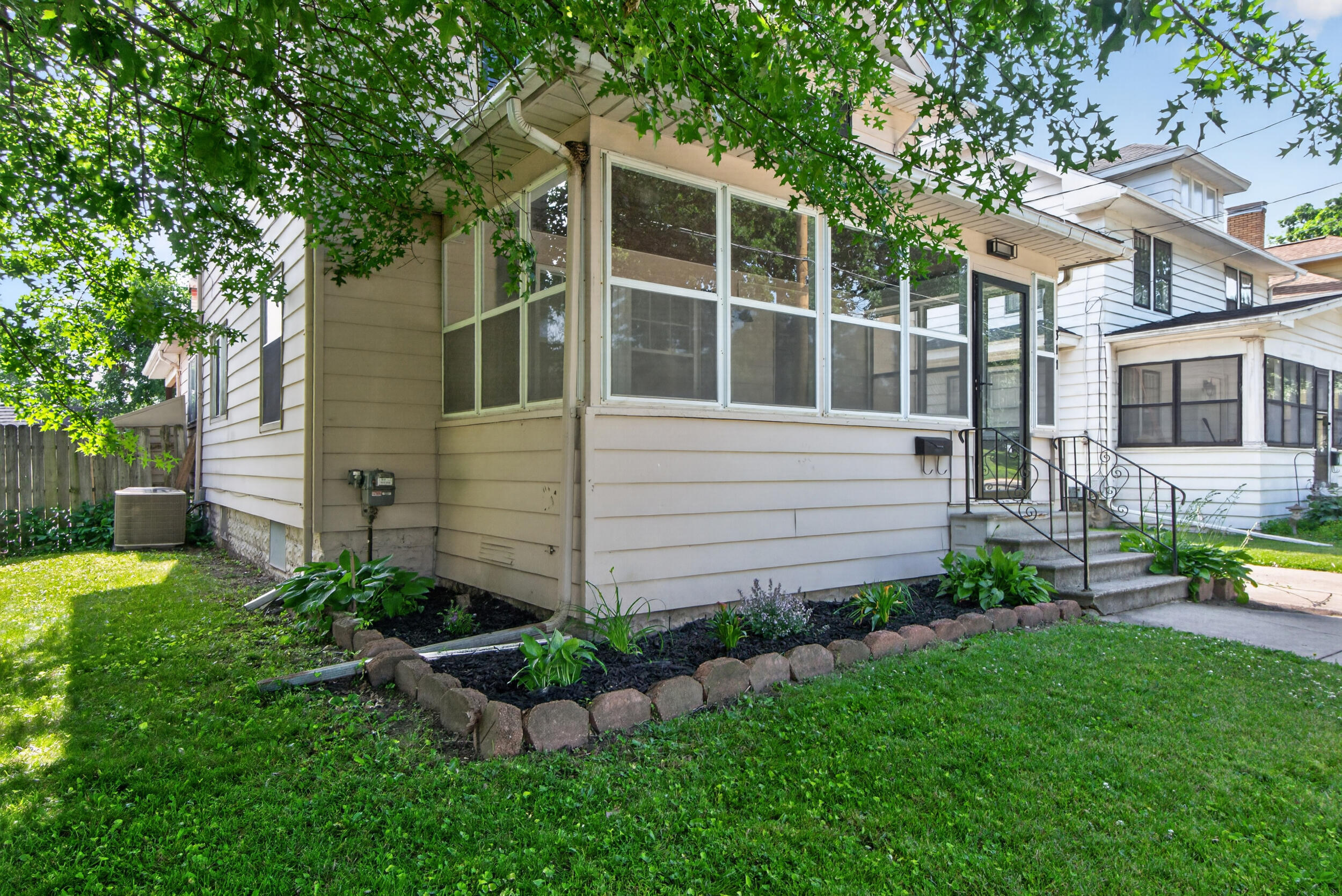 311 Gilbert Street Jackson, MI 49201 - Photo 3 of 50 4_311 gilbert st jackson mi - 0004