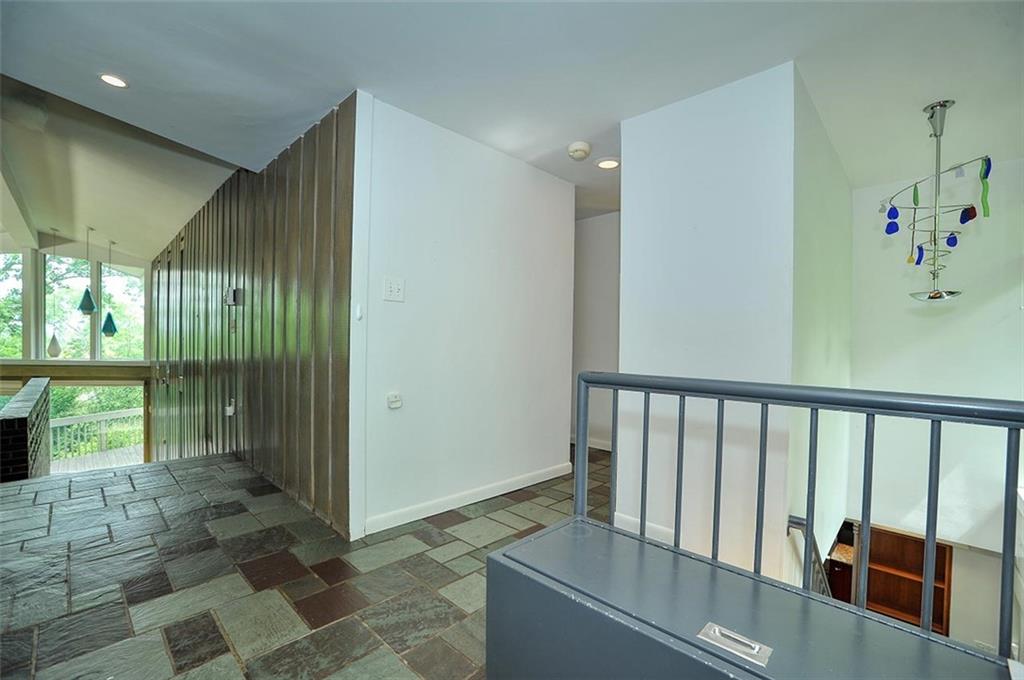 90 East Woodland Road Pittsburgh, PA 15232 - Photo 4 of 27 a view of a balcony