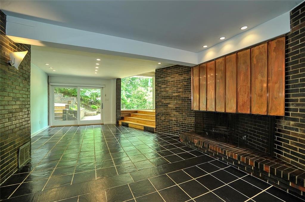 90 East Woodland Road Pittsburgh, PA 15232 - Photo 9 of 27 a bathroom with a bathtub and a shower