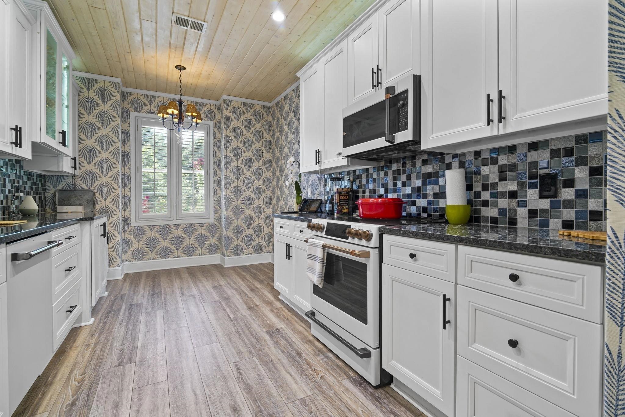 4948 Fulton Place Murrells Inlet, SC 29576 - Photo 11 of 44