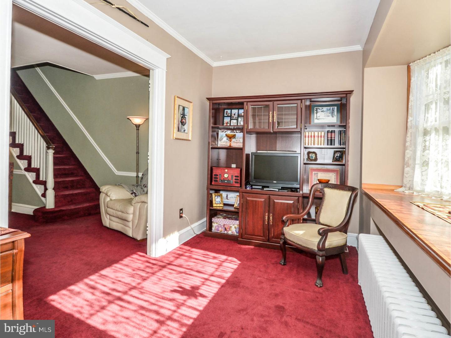 2219 Rhawn Street Philadelphia, PA 19152 - Photo 3 of 20 Sun Room