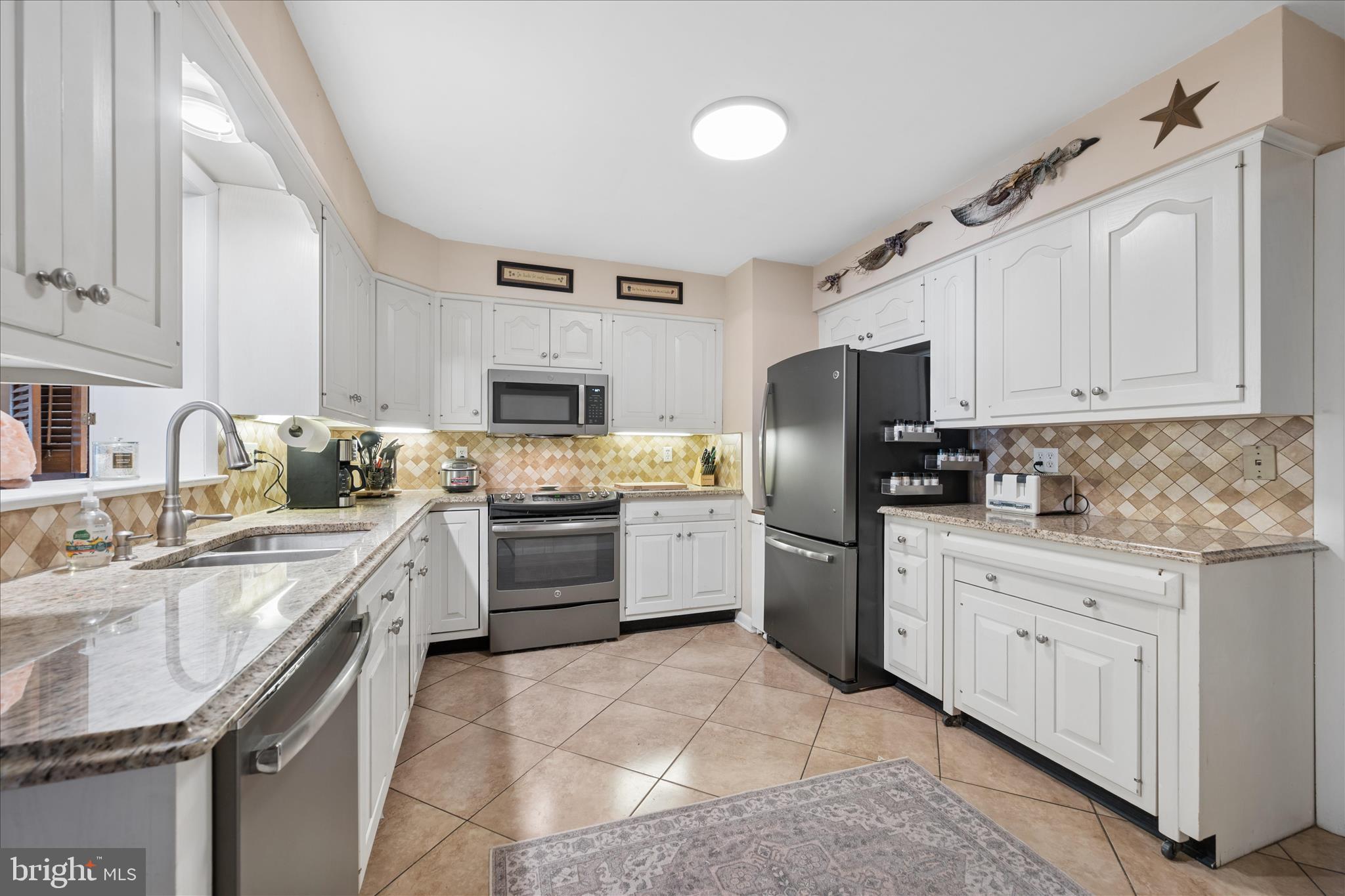17223 Clover Leaf Road Hagerstown, MD 21740 - Photo 10 of 59 Kitchen