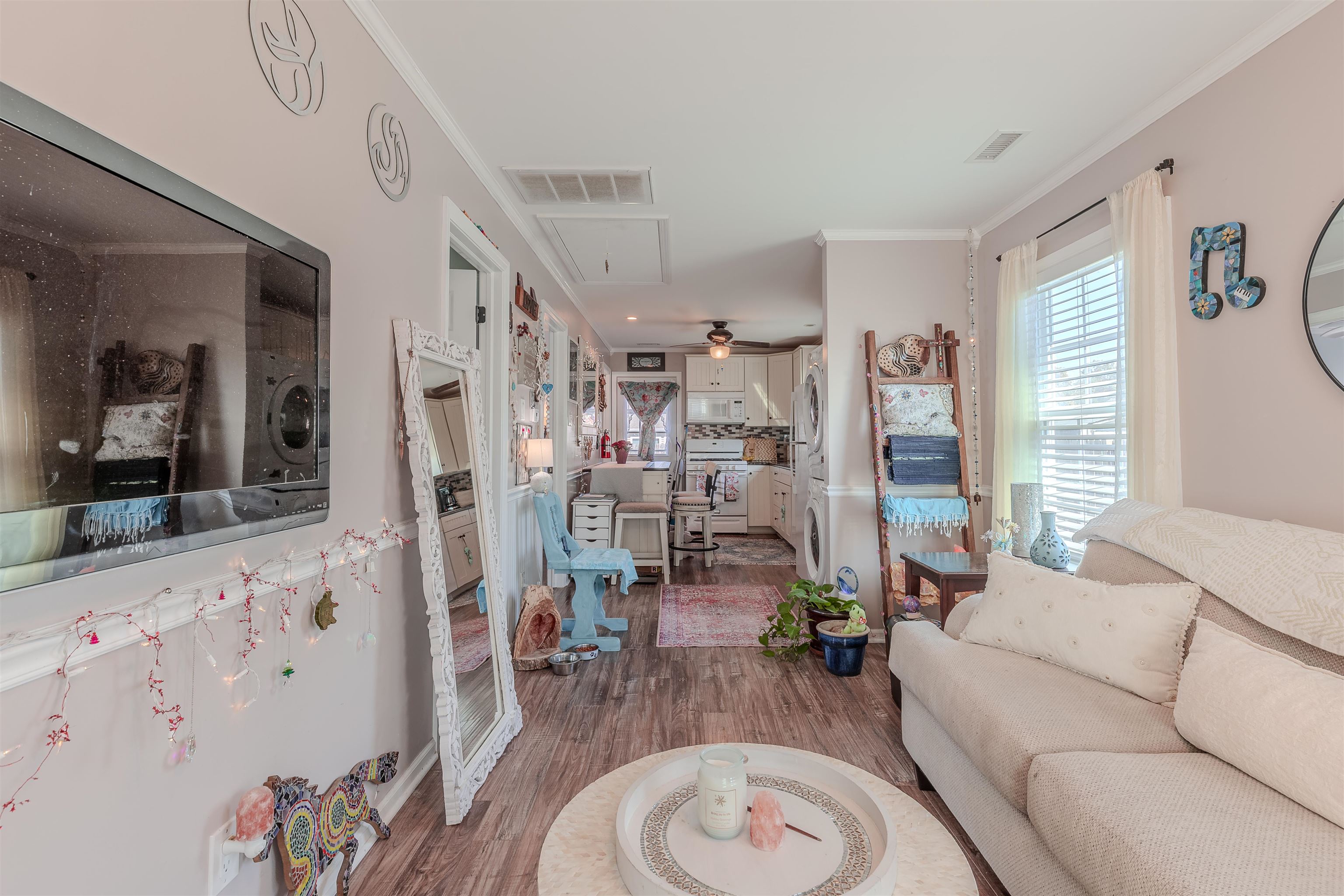143 Arbor Road Villas, NJ 08251 - Photo 14 of 32 a living room with furniture and wooden floor