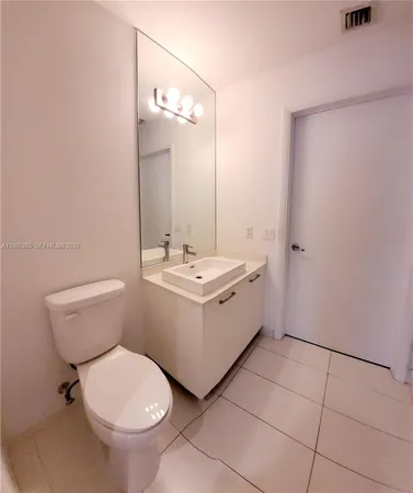 $3,650 | 151 Southeast 1st Street, Unit 801, Miami, FL 33131