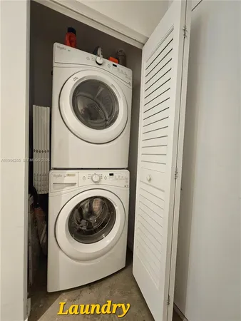 $3,650 | 151 Southeast 1st Street, Unit 801, Miami, FL 33131