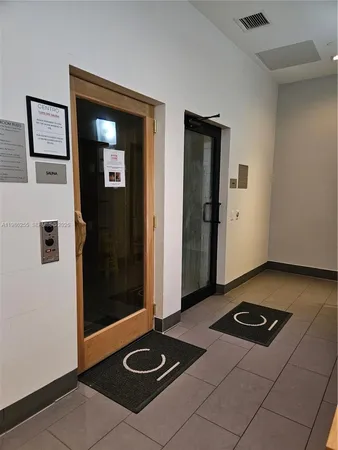 $3,650 | 151 Southeast 1st Street, Unit 801, Miami, FL 33131