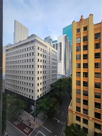 $3,650 | 151 Southeast 1st Street, Unit 801, Miami, FL 33131