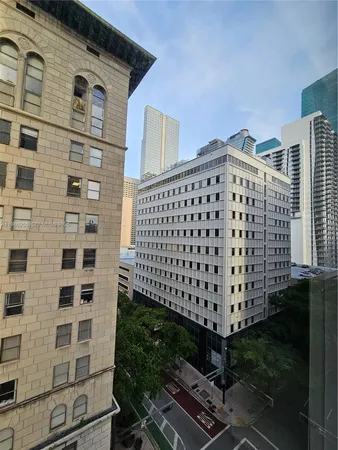 $3,650 | 151 Southeast 1st Street, Unit 801, Miami, FL 33131