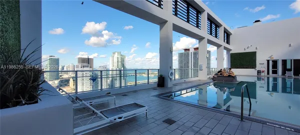 $3,650 | 151 Southeast 1st Street, Unit 801, Miami, FL 33131