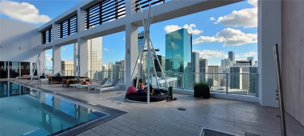 $3,650 | 151 Southeast 1st Street, Unit 801, Miami, FL 33131
