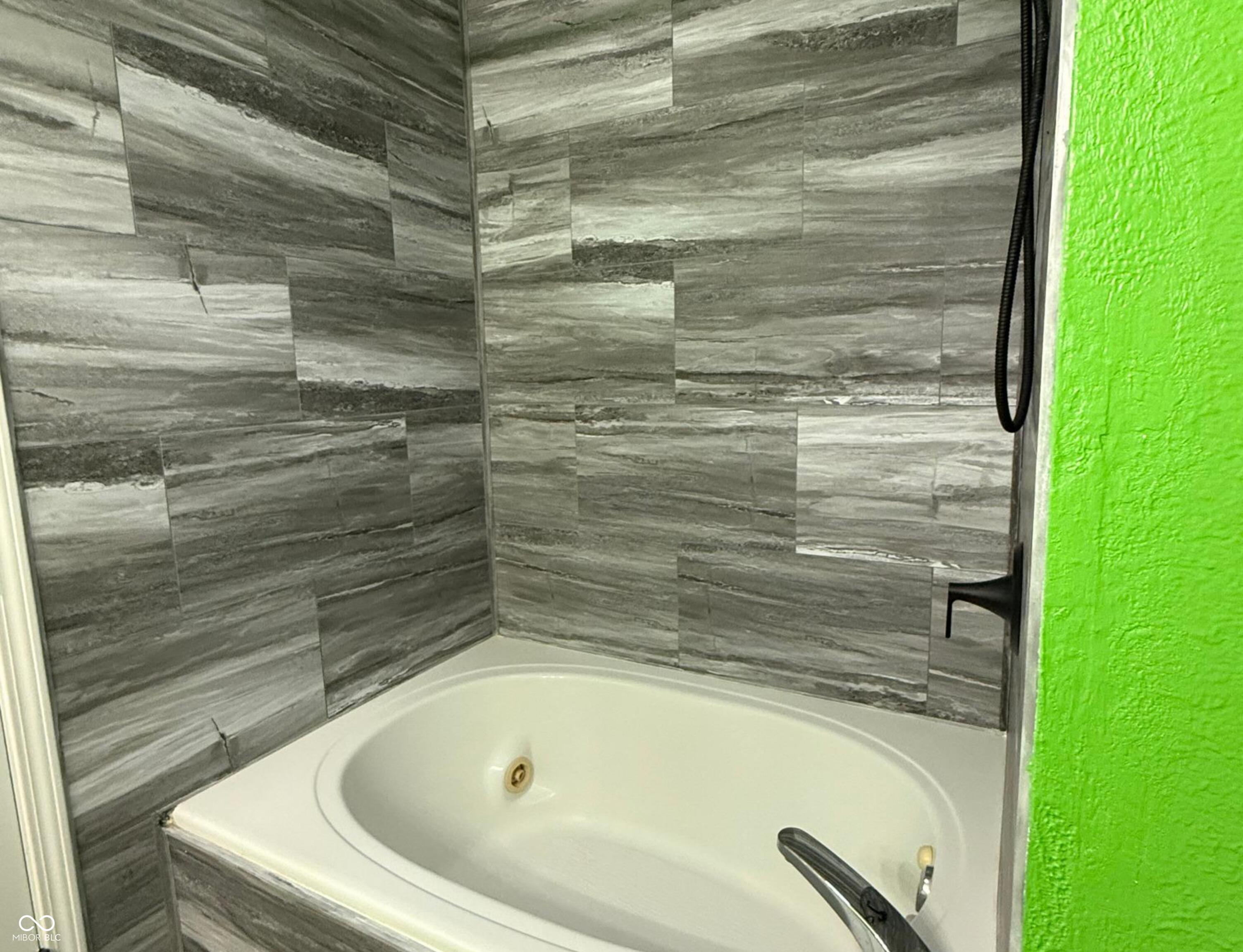 892 Millbrook Drive Avon, IN 46123 - Photo 15 of 20