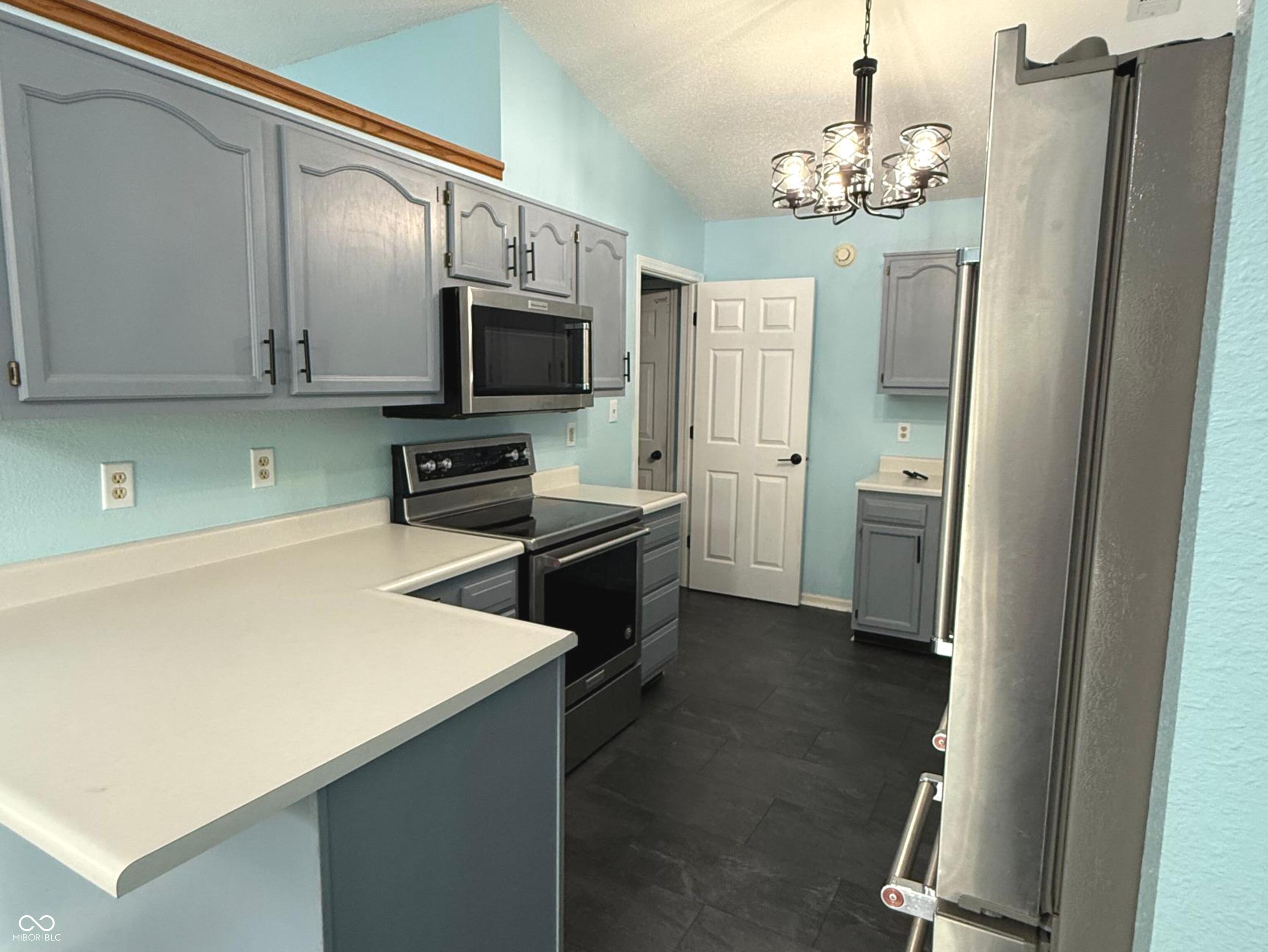 892 Millbrook Drive Avon, IN 46123 - Photo 10 of 20