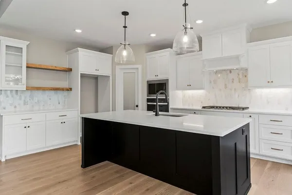 $729,900 | 25446 West 91st Terrace, Lenexa, KS 66227
