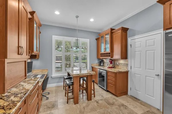 $725,000 | 5613 Lark Meadow Place, Lithia, FL 33547