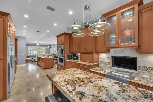 $725,000 | 5613 Lark Meadow Place, Lithia, FL 33547