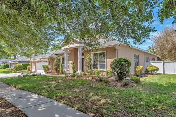 $725,000 | 5613 Lark Meadow Place, Lithia, FL 33547