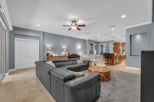 $725,000 | 5613 Lark Meadow Place, Lithia, FL 33547