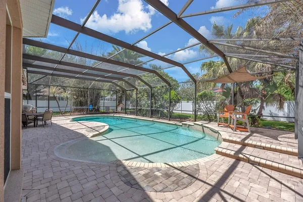 $725,000 | 5613 Lark Meadow Place, Lithia, FL 33547