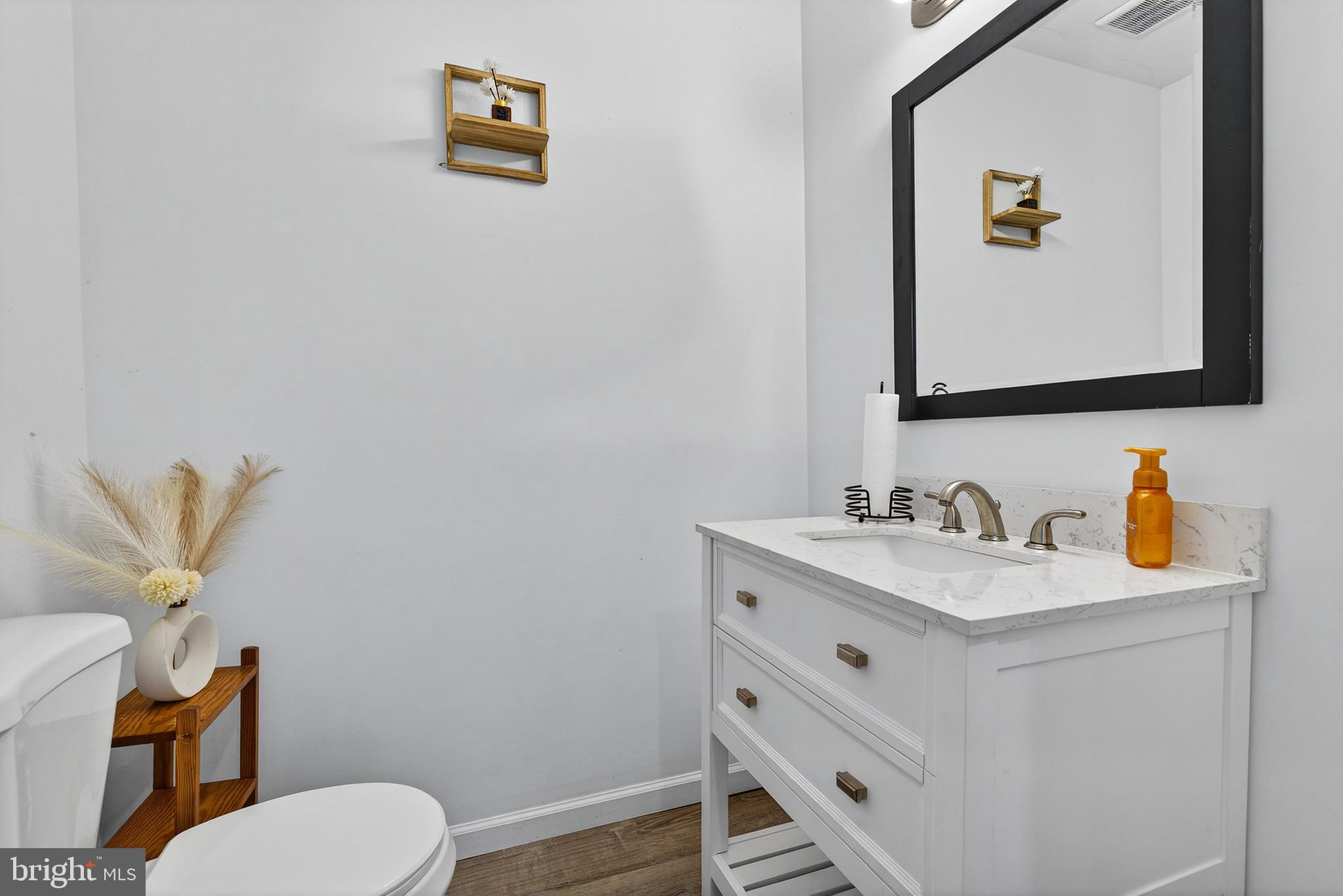 2524 Sycamore Avenue Sparrows Point, MD 21219 - Photo 15 of 45 Powder Room