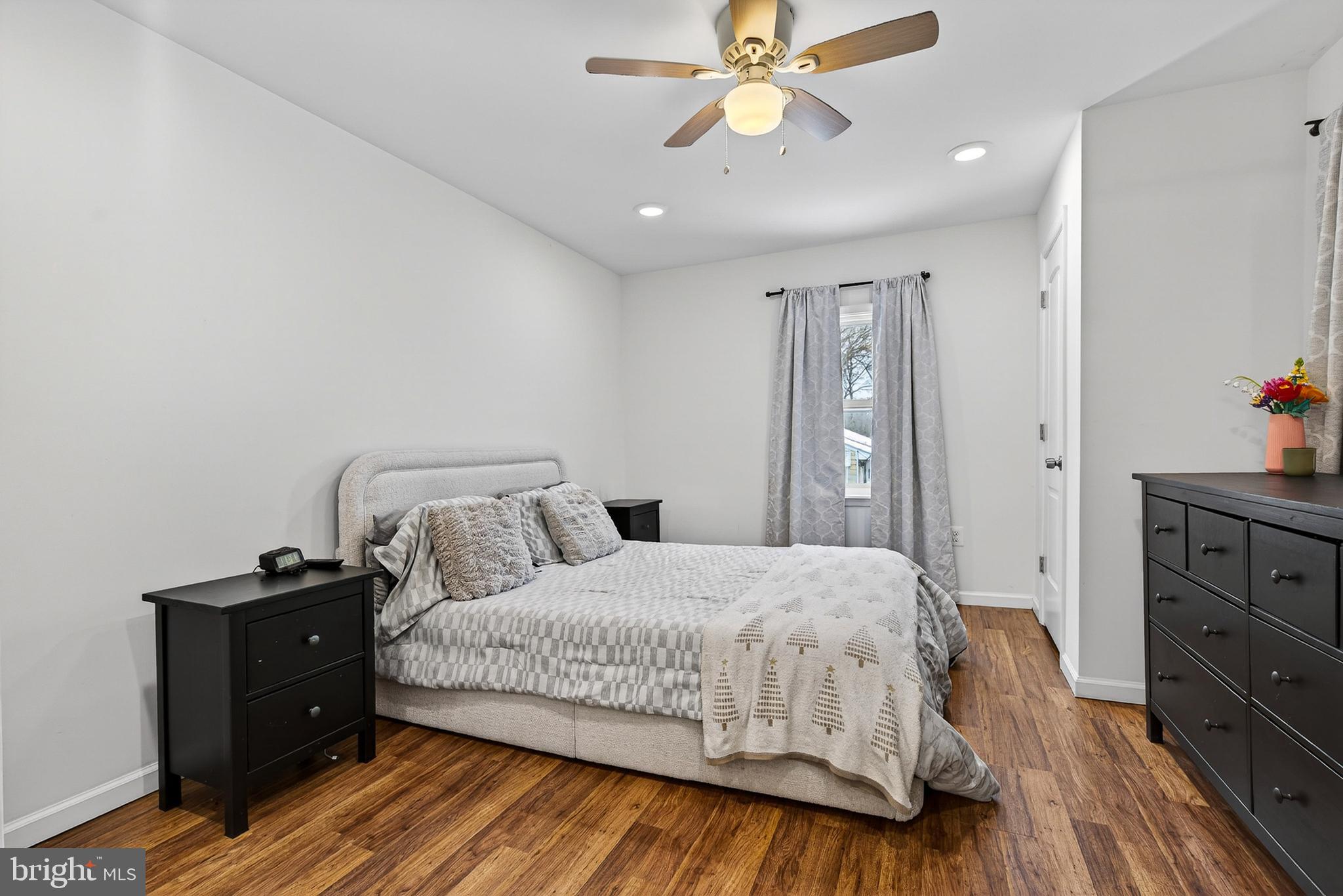 2524 Sycamore Avenue Sparrows Point, MD 21219 - Photo 27 of 45 Primary Bedroom