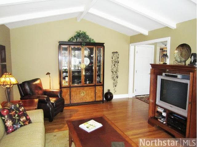 1742 James Road Mendota Heights, MN 55118 - Photo 3 of 18 Gallery Image 3