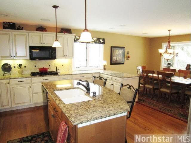 1742 James Road Mendota Heights, MN 55118 - Photo 7 of 18 Gallery Image 7