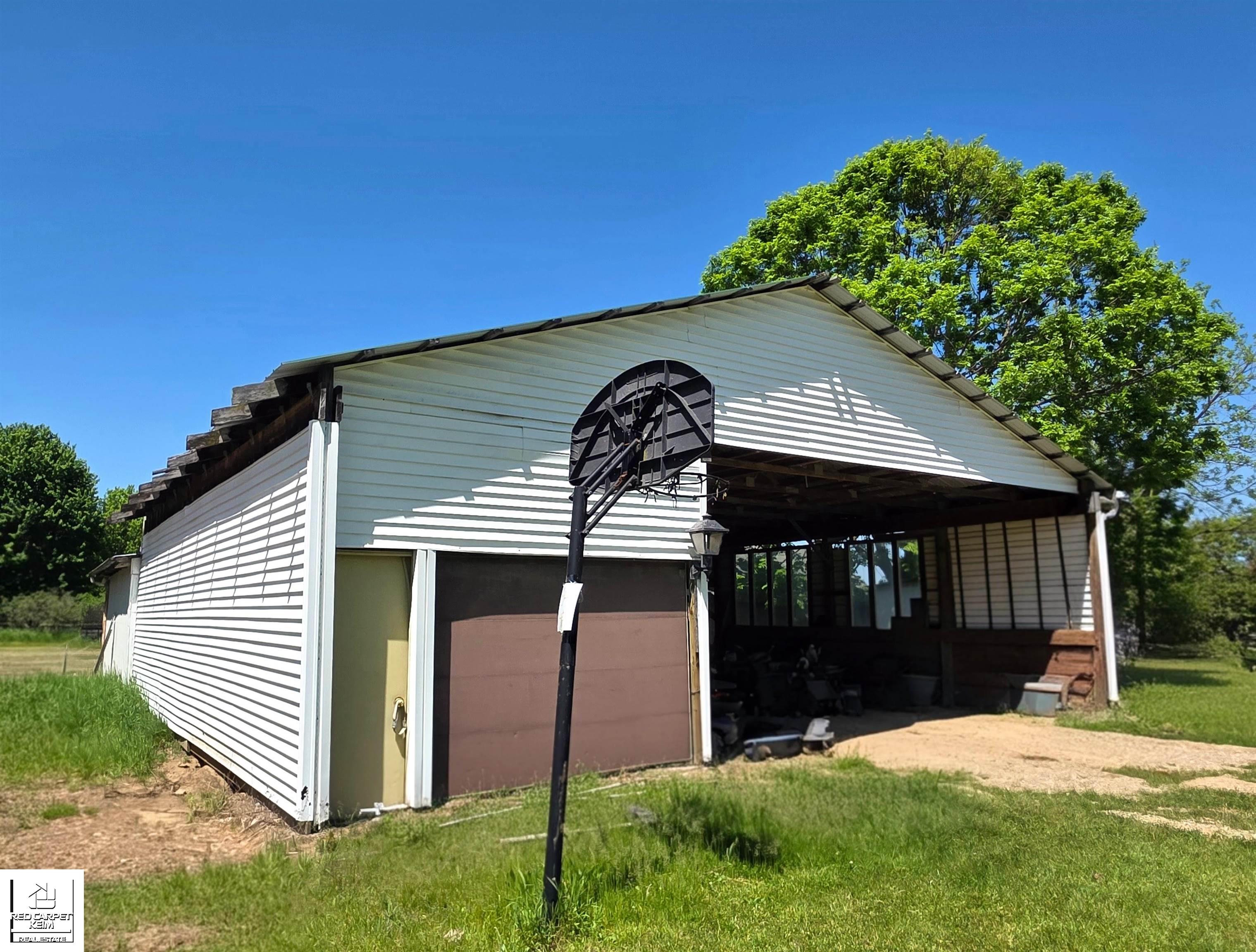 5544 Coldwater Road Columbiaville, MI 48421 - Photo 8 of 27