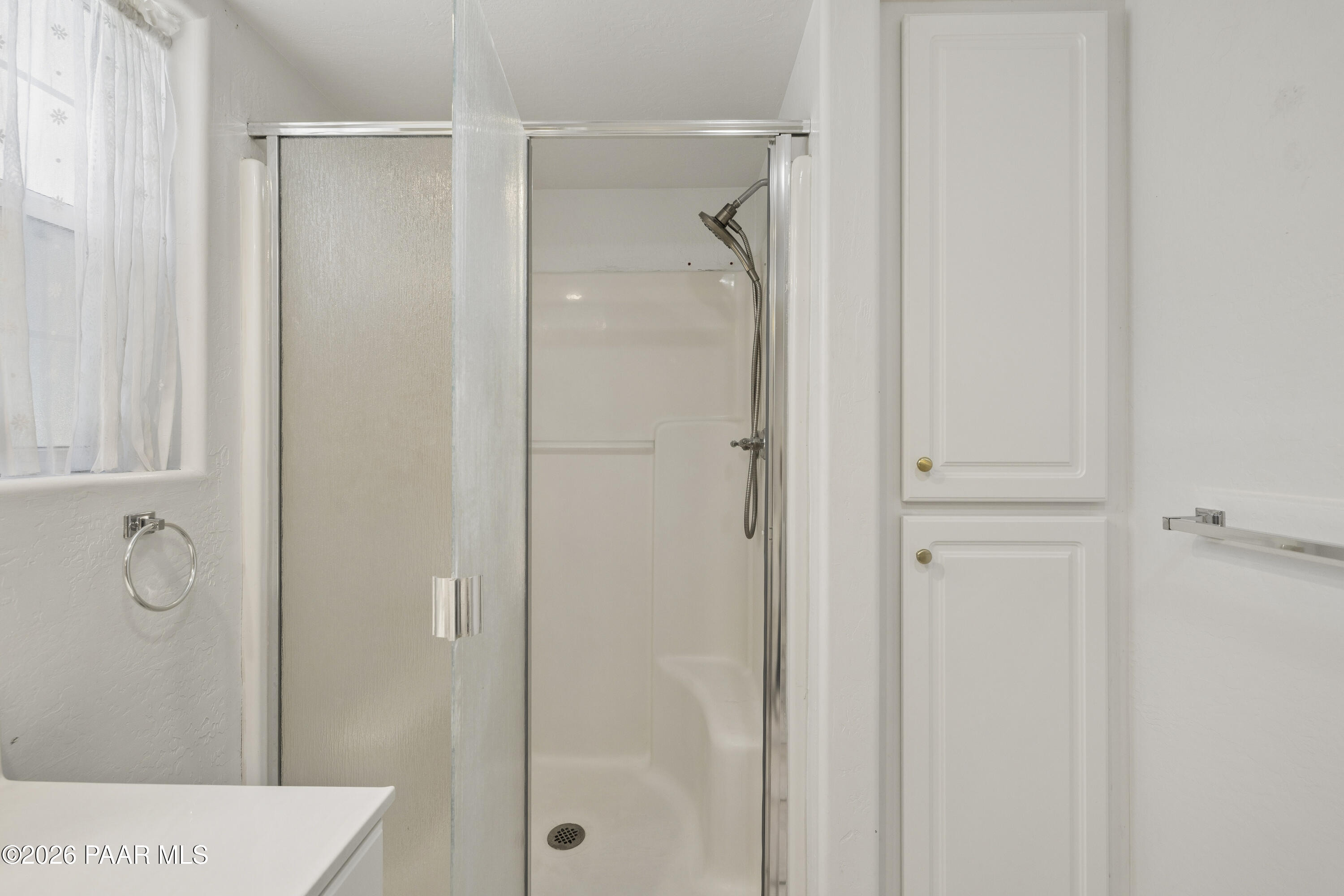 1891 Meadowridge Road Prescott, AZ 86305 - Photo 27 of 50 156-Primary Bathroom