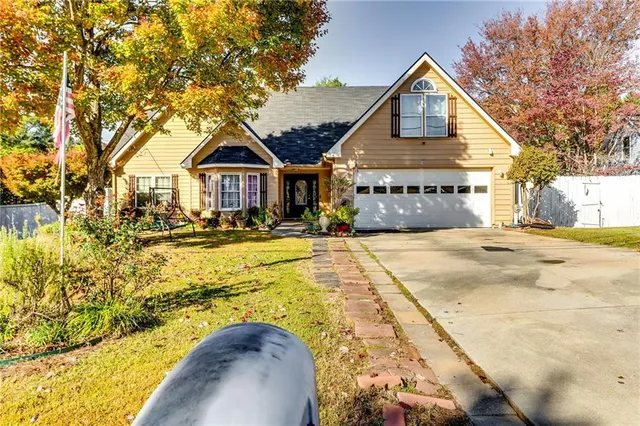 $344,999 | 1245 Shamrock Hill Circle, Loganville, GA 30052