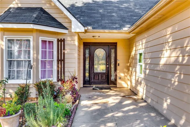 $344,999 | 1245 Shamrock Hill Circle, Loganville, GA 30052