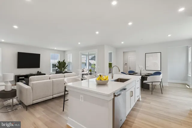 $899,990 | 1925 River Heritage Boulevard, Dumfries, VA 22026