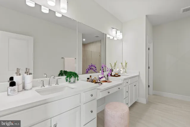 $899,990 | 1925 River Heritage Boulevard, Dumfries, VA 22026