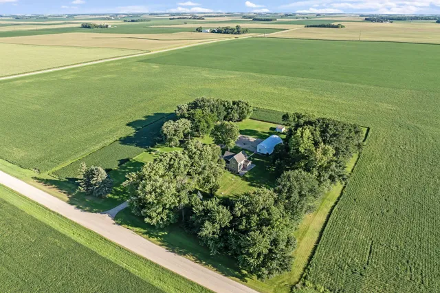 $255,000 | 49548 170th Street, Easton, MN 56025