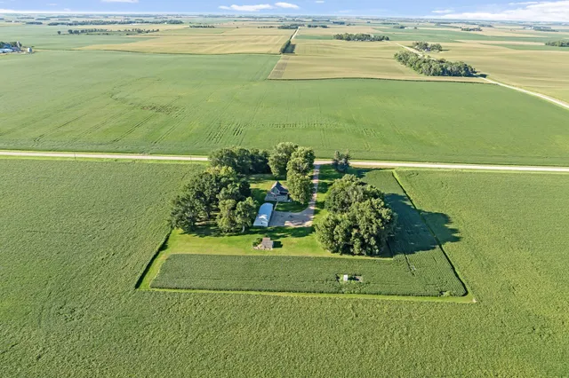 $255,000 | 49548 170th Street, Easton, MN 56025