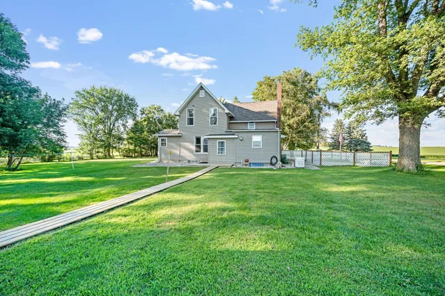 $255,000 | 49548 170th Street, Easton, MN 56025