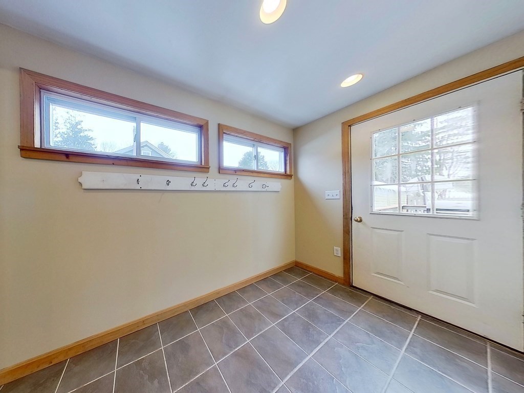 57 Riverside Place Walpole, MA 02081 - Photo 8 of 42 Gallery Image 8