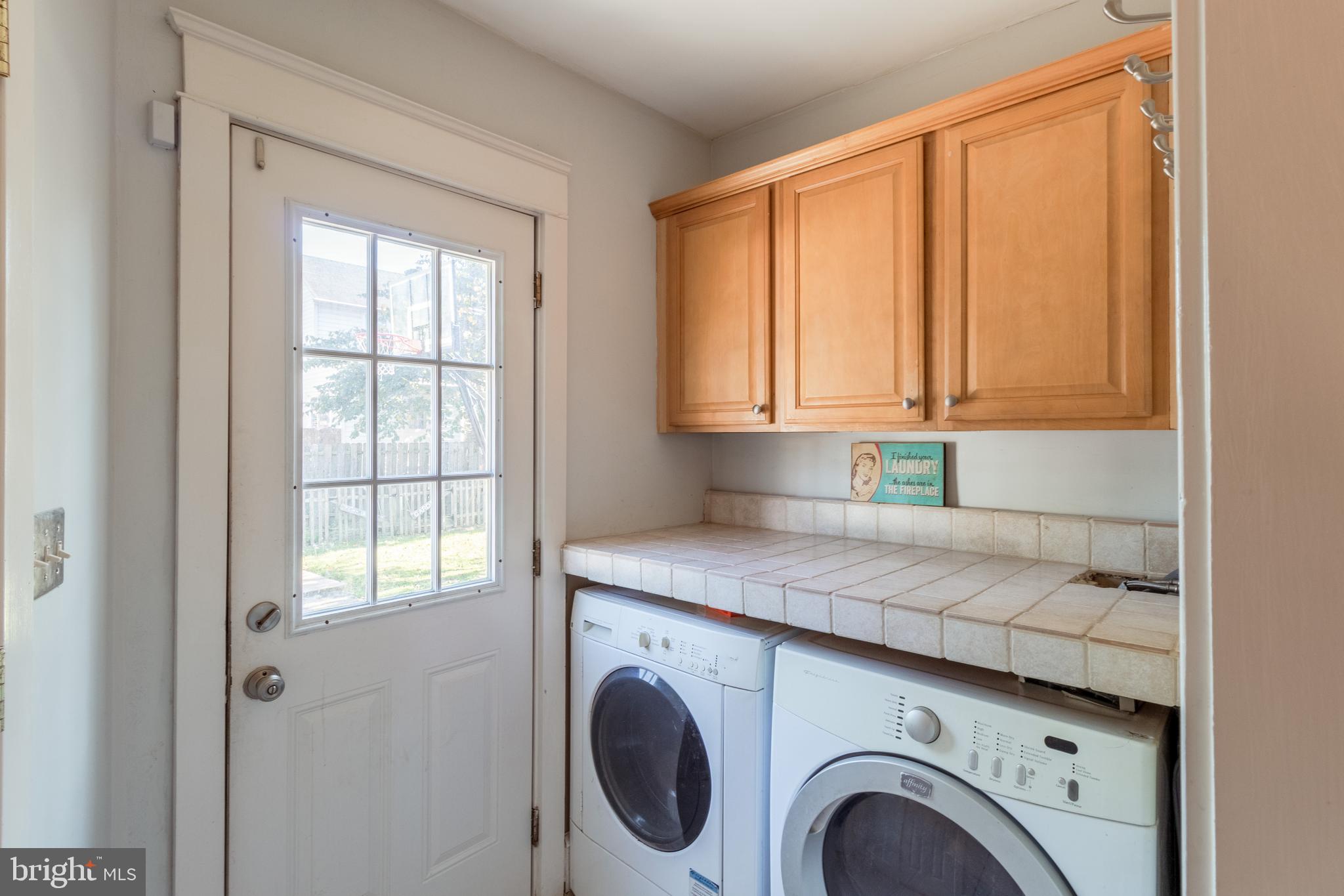 143 Powell Road Springfield, PA 19064 - Photo 14 of 28 Laundry/Mud Room