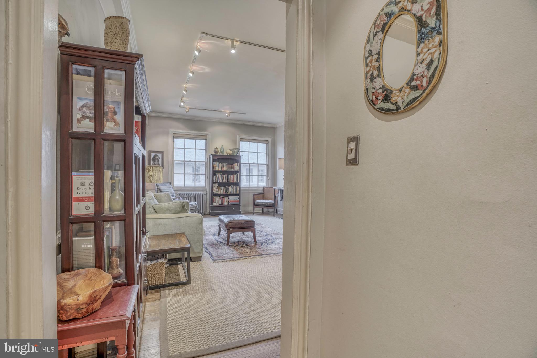 6 Upland Road, Unit Q1 Baltimore, MD 21210 - Photo 2 of 46