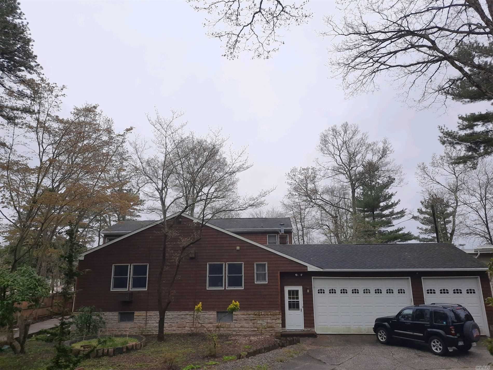 25 Lakeside Trail Ridge, NY 11961 - Photo 1 of 1 Gallery Image 1