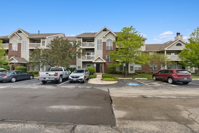 32 Sterling Circle, Unit 306 Wheaton, IL 60189 - Photo 2 of 35