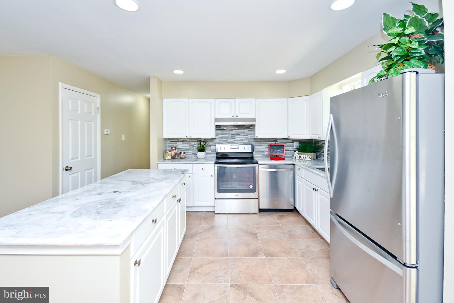 1812 Maple Lane Accokeek, MD 20607 - Photo 8 of 30 Granite Countertops
