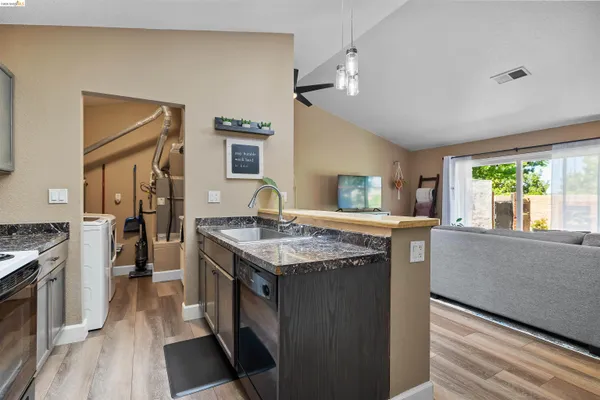 $439,800 | 906 Villa Terrace, Brentwood, CA 94513