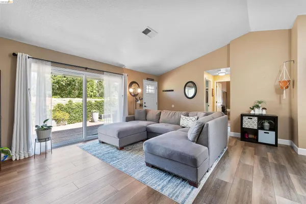 $439,800 | 906 Villa Terrace, Brentwood, CA 94513
