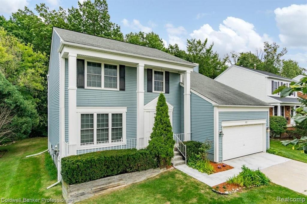 495 Bolinger Street Rochester Hills, MI 48307 - Photo 1 of 30