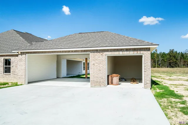$505,000 | 24162 Red Tail Lane, Denham Springs, LA 70726