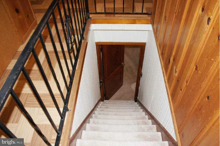 22 Mansion Road Linthicum Heights, MD 21090 - Photo 11 of 20 a view of entryway