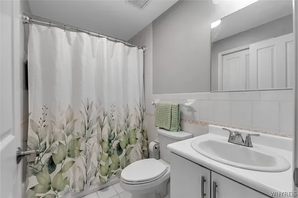 $295,000 | 75 Ojibwa Circle, Unit 505, Buffalo, NY 14202