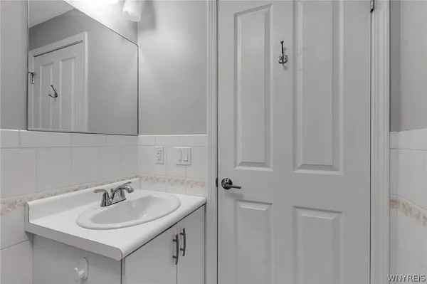 $295,000 | 75 Ojibwa Circle, Unit 505, Buffalo, NY 14202